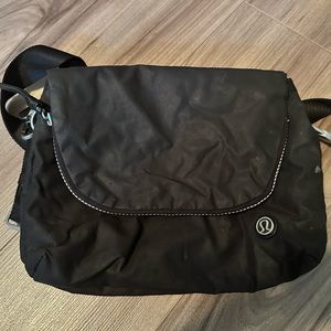 Black lululemon Party Om bag. EUC.